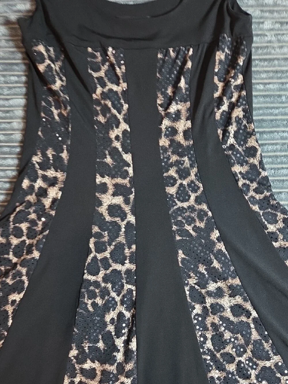 connected apparel Black Dress with Leopard-Print Beige Panels
